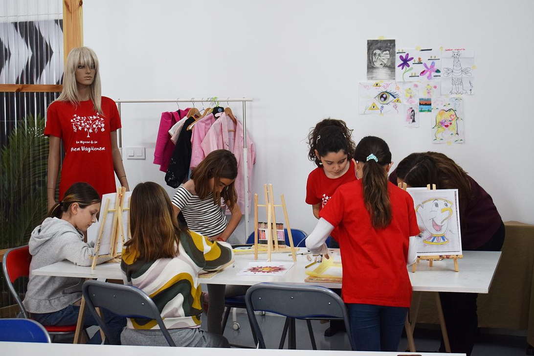ESCUELA ARTES ESCENICAS LA HIGUERA DE LA POCA VERGUENZA CLASES PINTURA 2
