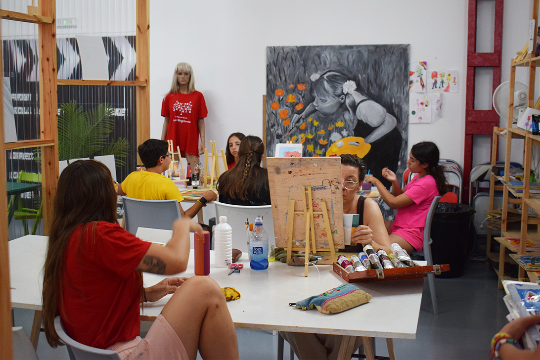 ESCUELA ARTES ESCENICAS LA HIGUERA DE LA POCA VERGUENZA CLASES PINTURA
