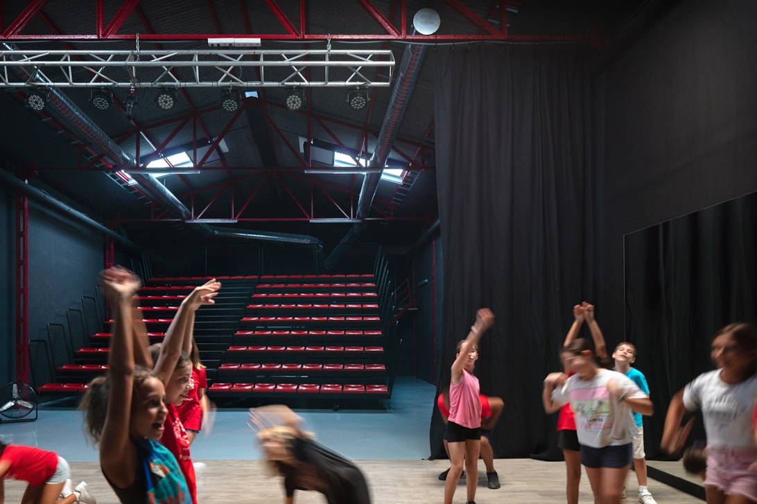 ESCUELA ARTES ESCENICAS LA HIGUERA DE LA POCA VERGUENZA CLASES TEATRO 2