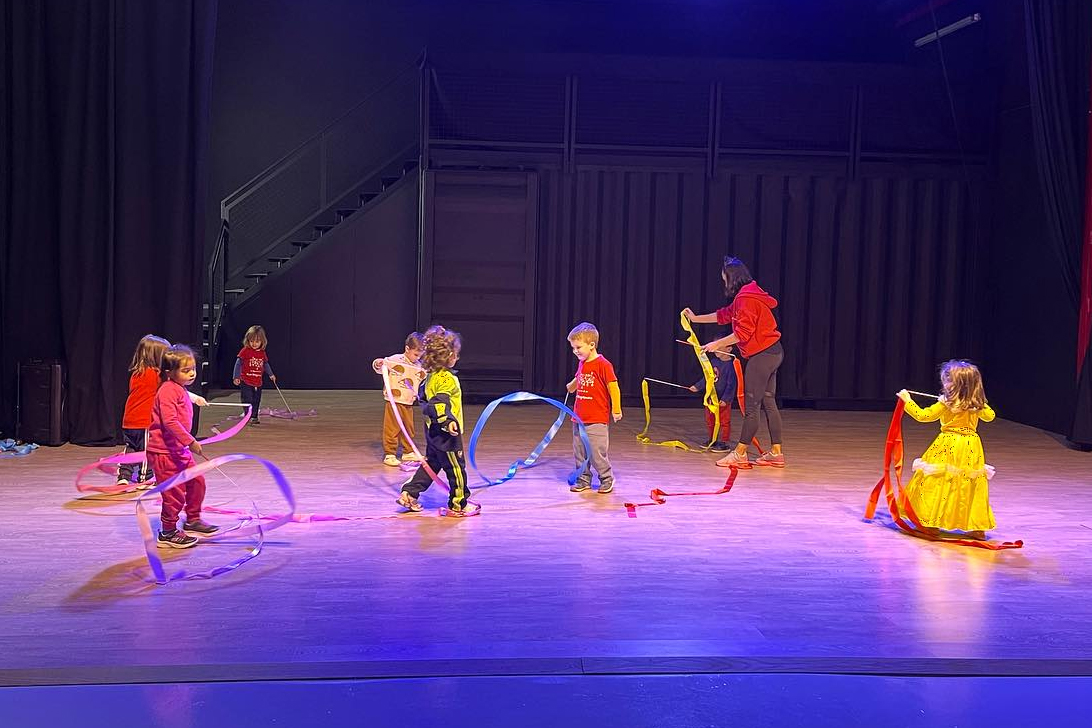 ESCUELA ARTES ESCENICAS LA HIGUERA DE LA POCA VERGUENZA CLASES TEATRO 3