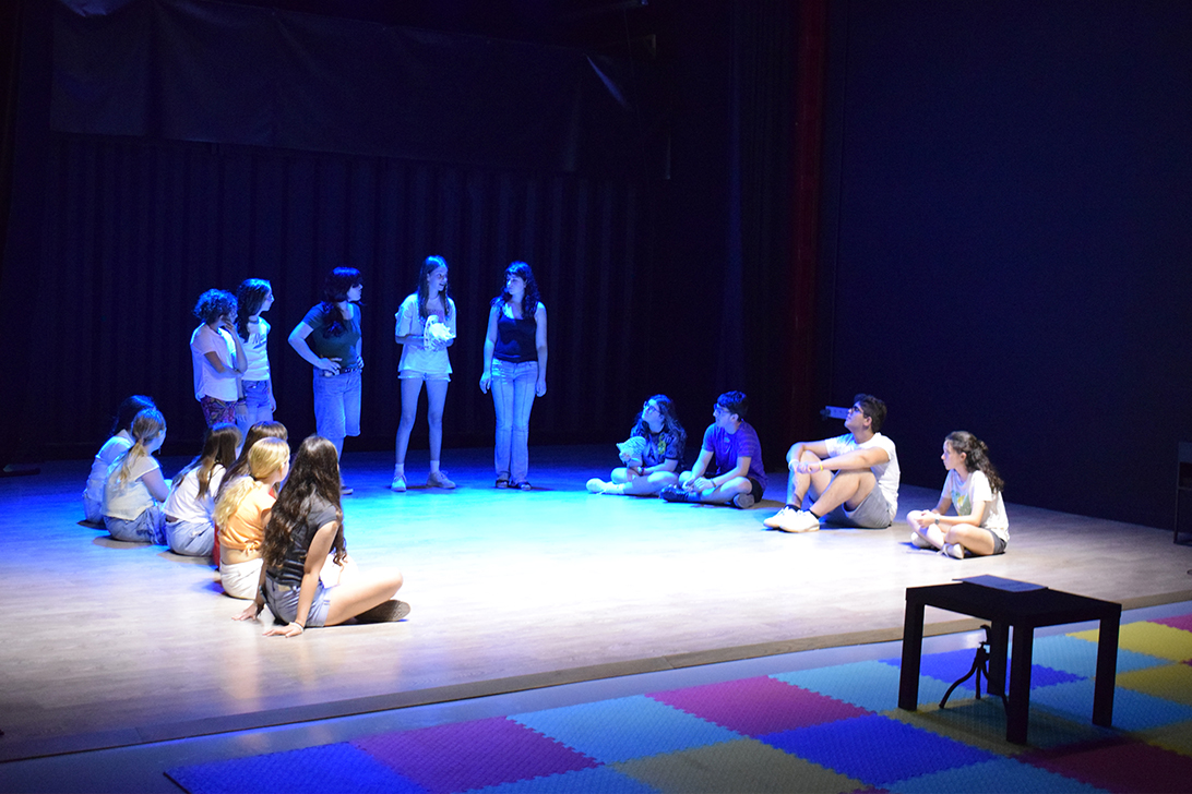 ESCUELA ARTES ESCENICAS LA HIGUERA DE LA POCA VERGUENZA CLASES TEATRO